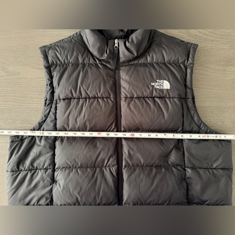 The North Face Black Puffer Vest - Picture 13 of 16